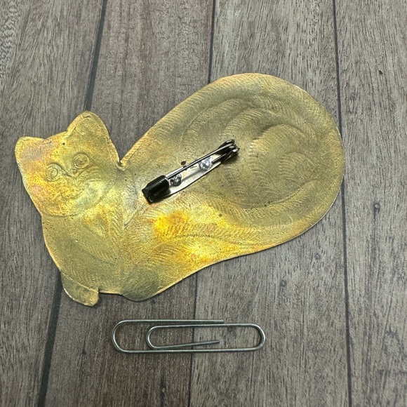 Brass Artisan Made Cat Brooch B8 - Picture 2 of 2